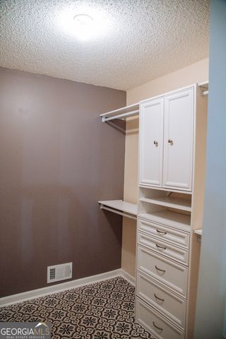 30 Laurelwood Circle, Griffin, GA 30224