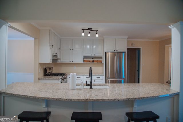 30 Laurelwood Circle, Griffin, GA 30224