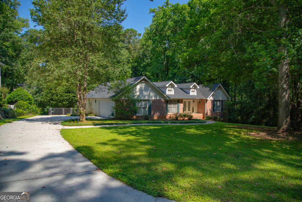 30 Laurelwood Circle, Griffin, GA 30224