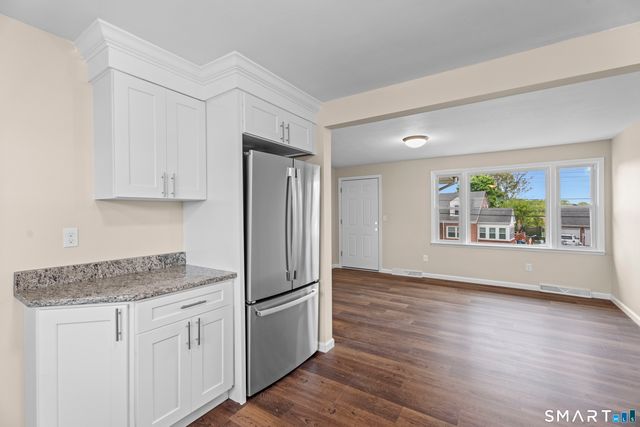 194 South End Road, New Haven, CT 06515