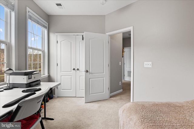 24546 BYRNE MEADOW SQ, Aldie, VA 20105