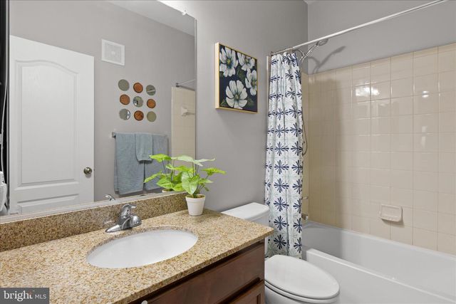 24546 BYRNE MEADOW SQ, Aldie, VA 20105