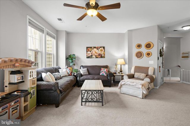 24546 BYRNE MEADOW SQ, Aldie, VA 20105