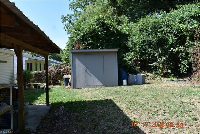 1410 Town Street, Greensboro, NC 27407