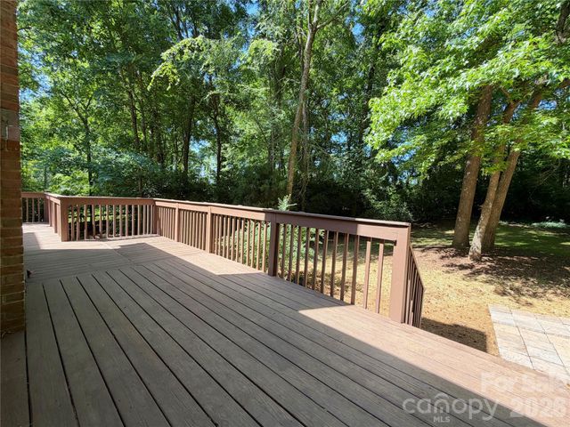 6000 Hunter Lane, Matthews, NC 28104