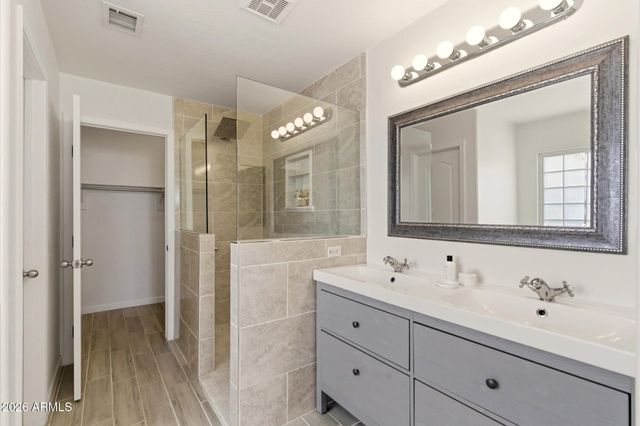 1723 E Blackhawk Drive E, Phoenix, AZ 85024