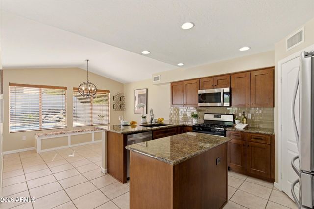 1723 E Blackhawk Drive E, Phoenix, AZ 85024