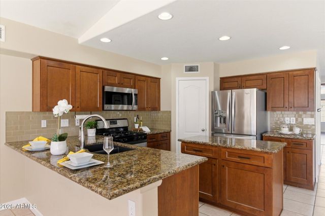 1723 E Blackhawk Drive E, Phoenix, AZ 85024