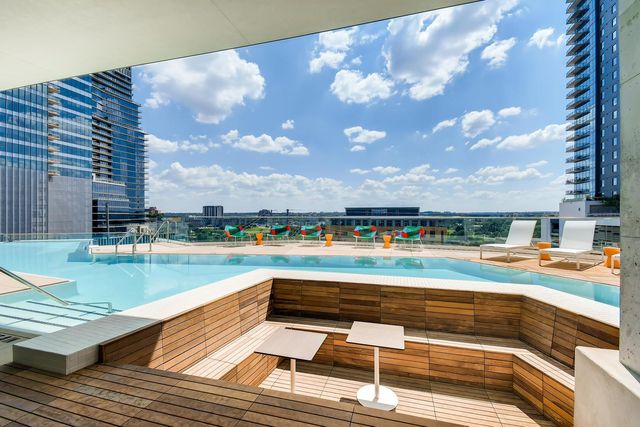 301 West Ave 2003, Austin, TX 78701