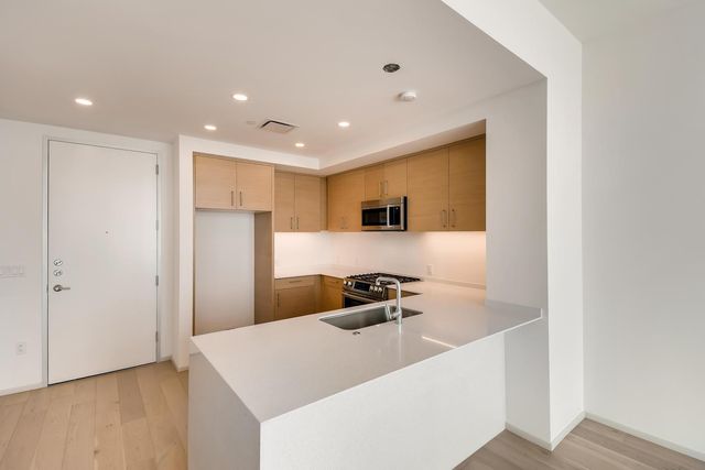 301 West Ave 2003, Austin, TX 78701