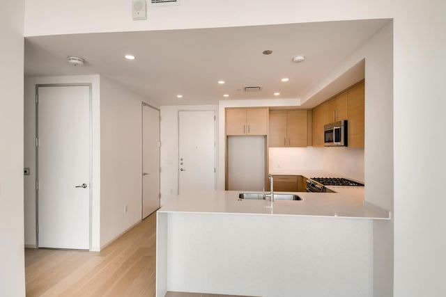 301 West Ave 2003, Austin, TX 78701