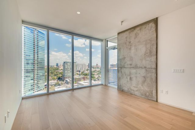 301 West Ave 2003, Austin, TX 78701