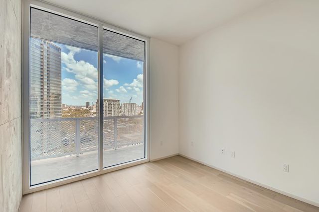 301 West Ave 2003, Austin, TX 78701