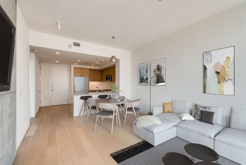 301 West Ave 2003, Austin, TX 78701