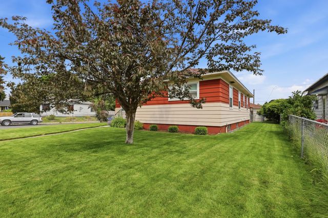 4828 N Washington St, Spokane, WA 99205