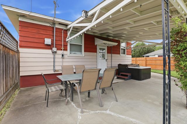 4828 N Washington St, Spokane, WA 99205