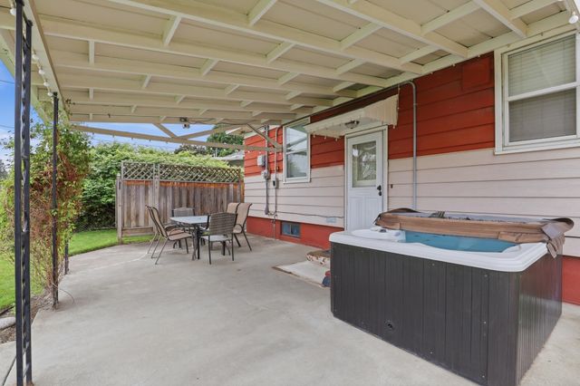 4828 N Washington St, Spokane, WA 99205
