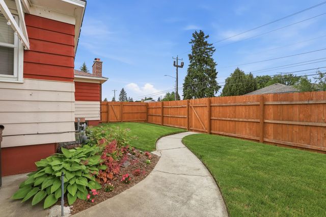 4828 N Washington St, Spokane, WA 99205