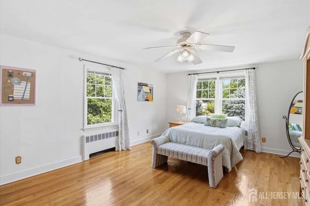 4 Honey Court, Metuchen, NJ 08840