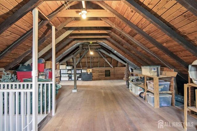 4 Honey Court, Metuchen, NJ 08840