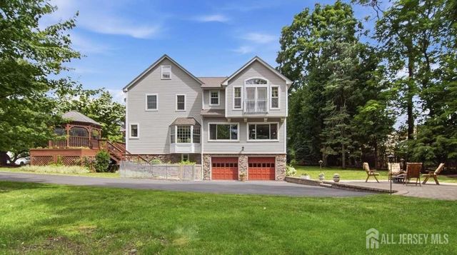 4 Honey Court, Metuchen, NJ 08840