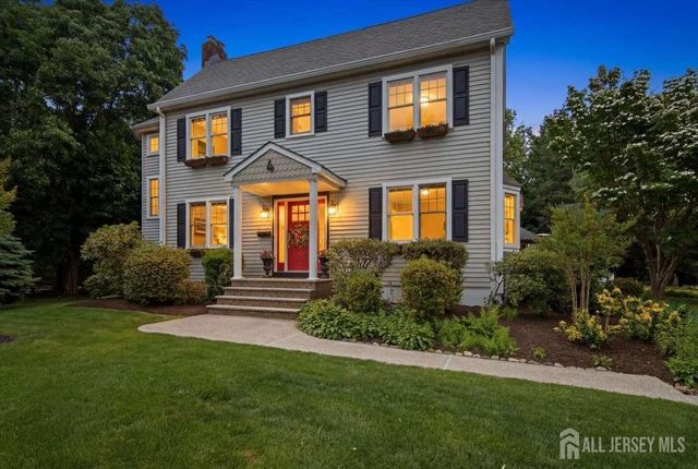 4 Honey Court, Metuchen, NJ 08840