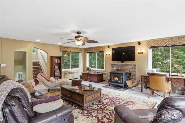 4 Honey Court, Metuchen, NJ 08840
