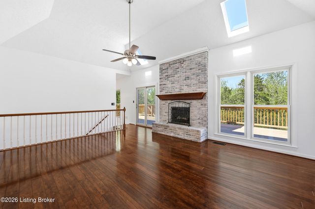 1507 Colonial Ct, Goshen, KY 40026