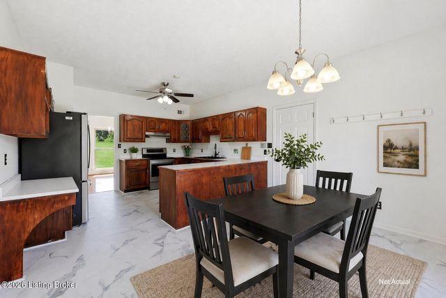 1507 Colonial Ct, Goshen, KY 40026