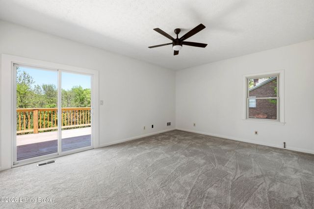 1507 Colonial Ct, Goshen, KY 40026