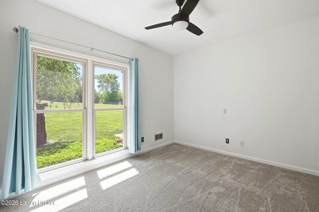 1507 Colonial Ct, Goshen, KY 40026