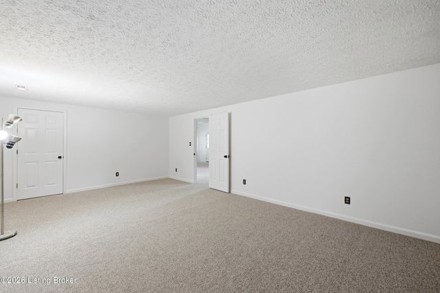 1507 Colonial Ct, Goshen, KY 40026
