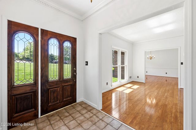 1507 Colonial Ct, Goshen, KY 40026