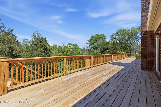 1507 Colonial Ct, Goshen, KY 40026