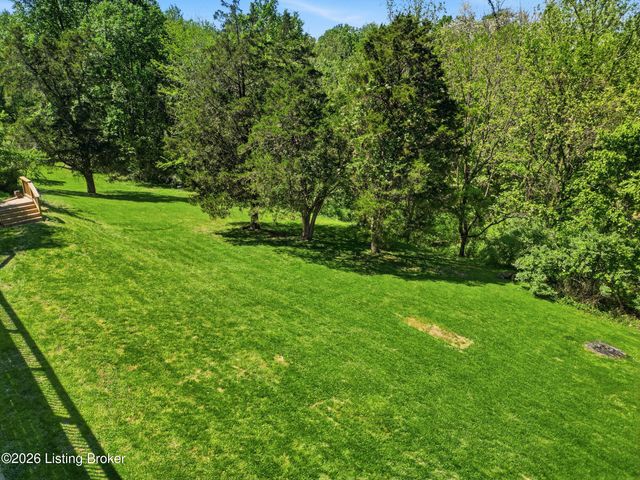 1507 Colonial Ct, Goshen, KY 40026