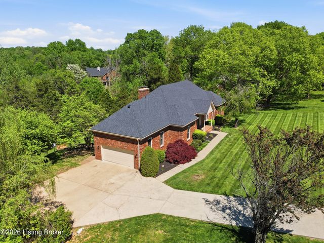 1507 Colonial Ct, Goshen, KY 40026