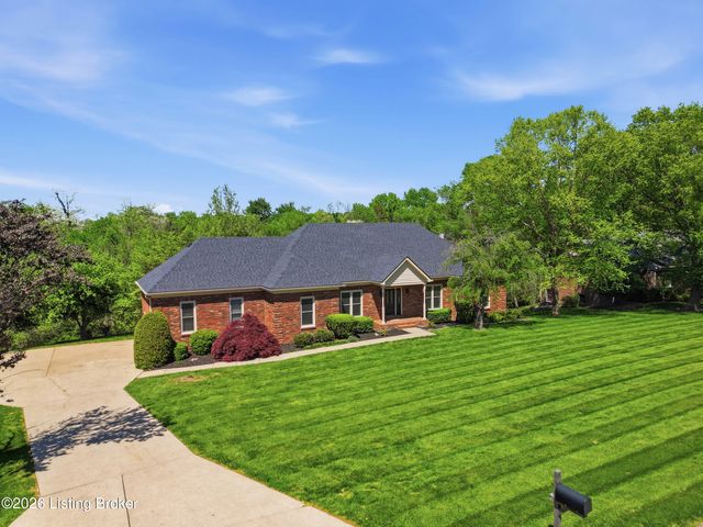 1507 Colonial Ct, Goshen, KY 40026