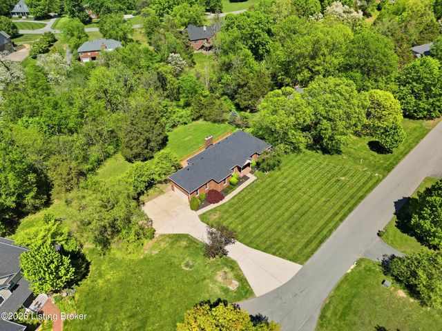 1507 Colonial Ct, Goshen, KY 40026