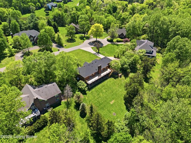 1507 Colonial Ct, Goshen, KY 40026