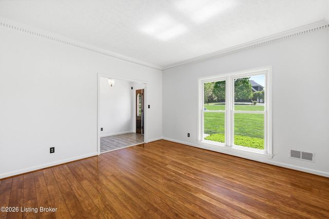 1507 Colonial Ct, Goshen, KY 40026