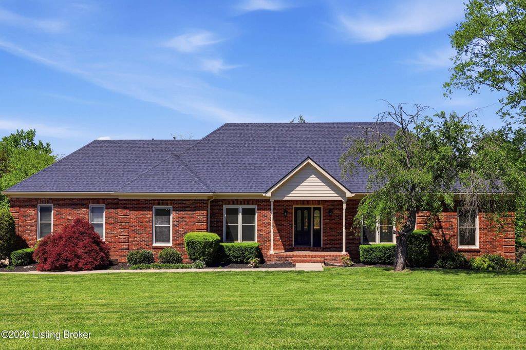 1507 Colonial Ct, Goshen, KY 40026