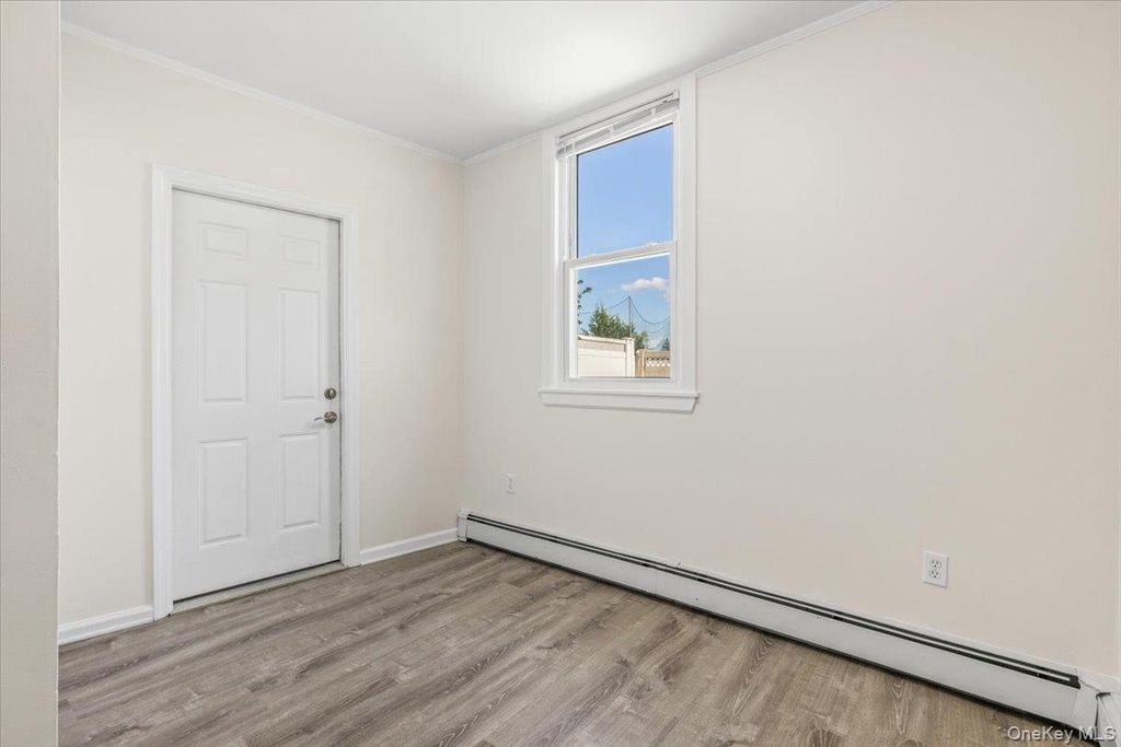 204 Voss Avenue, Yonkers, NY 10703 — photo 2