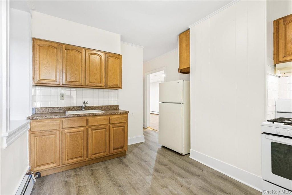 204 Voss Avenue, Yonkers, NY 10703 — photo 4