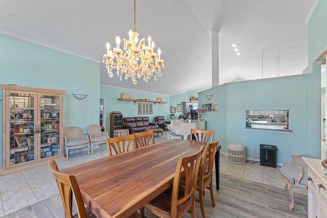 227 County Road 3321, Eureka Springs, AR 72632