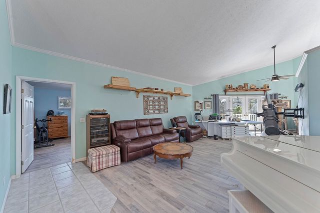 227 County Road 3321, Eureka Springs, AR 72632