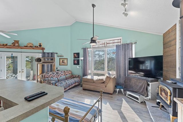 227 County Road 3321, Eureka Springs, AR 72632