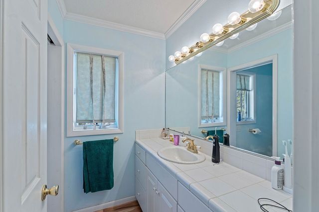 227 County Road 3321, Eureka Springs, AR 72632