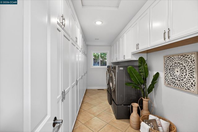 36 Oak Drive, Orinda, CA 94563