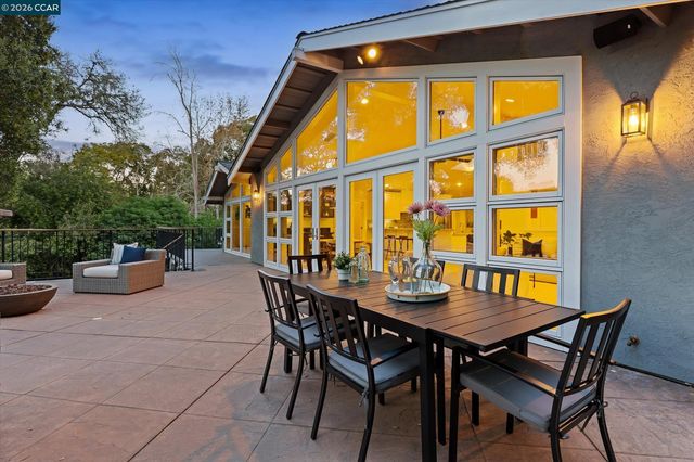 36 Oak Drive, Orinda, CA 94563