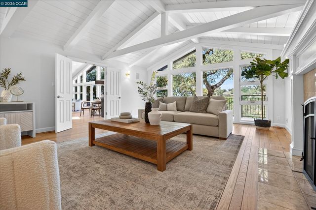 36 Oak Drive, Orinda, CA 94563